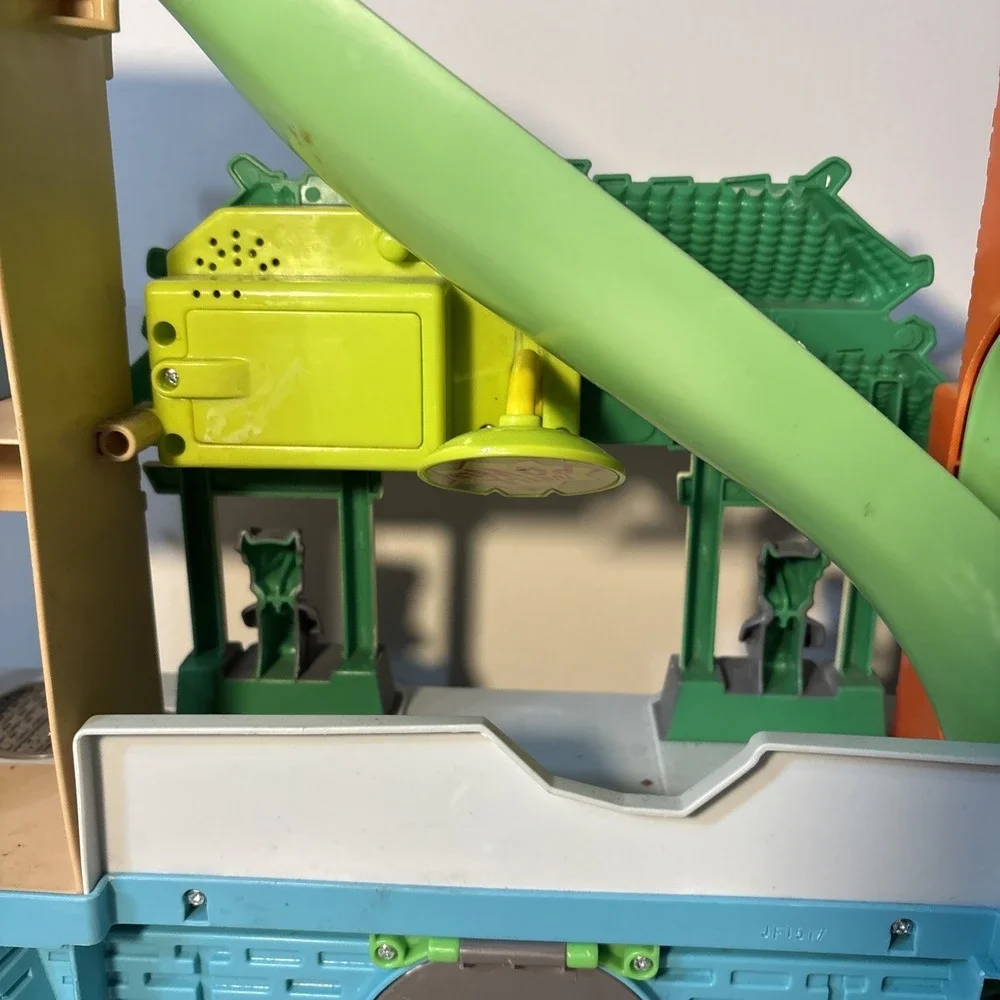 Imaginext Teenage Mutant Ninja Turtles  Chinatown Playset